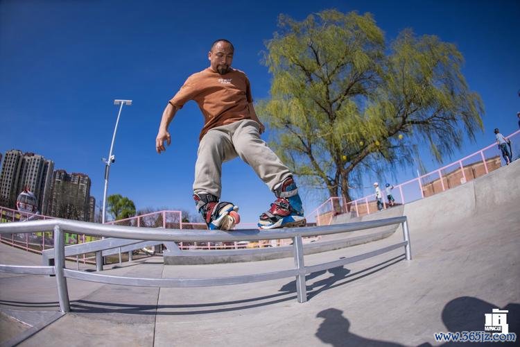 长三角轮滑球高手杭州献上“跨年激战”