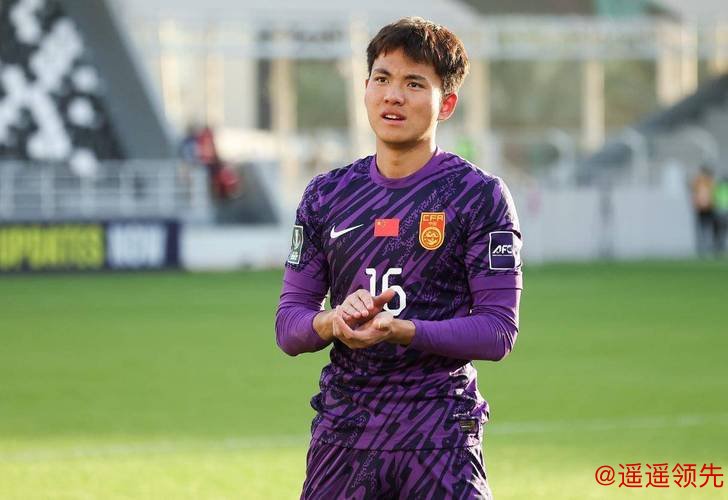 U23国门李昊回应晋级亚洲杯4强：计划有变，继续向前；队友晒门神图，快过年了给你贴上