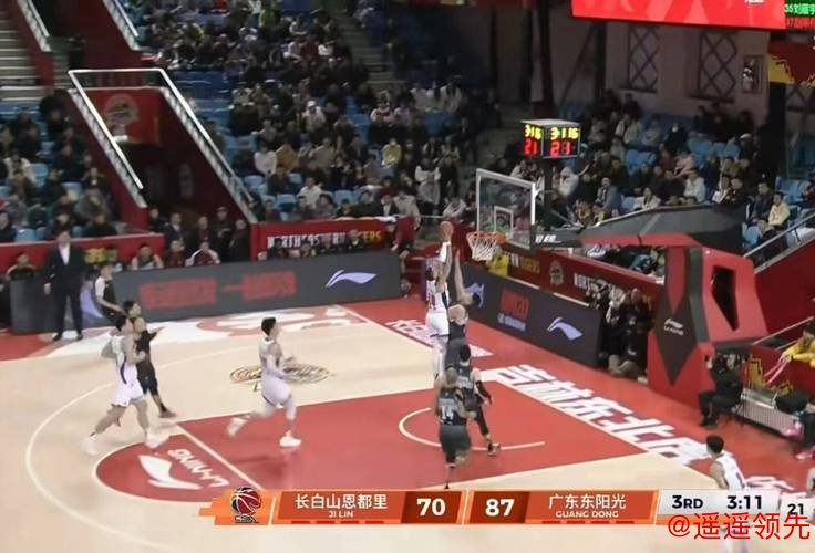 超级外援！奎因狂轰42+7+8创加盟新高 率广东大胜升联赛第二