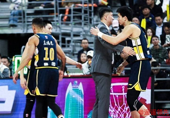 超级外援！奎因狂轰42+7+8创加盟新高 率广东大胜升联赛第二